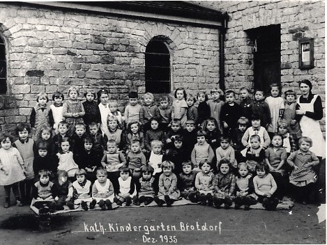 Brotdorfer Kindergarte 1935, Privatbesitz