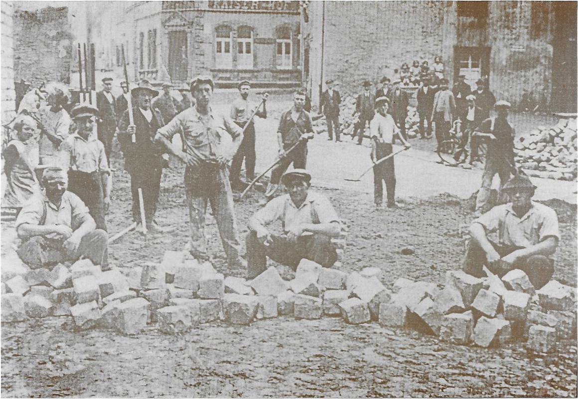 Brotdorfs Wege werden gepflastert, d.h. bekommen eine Pavé